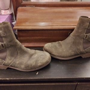 Teva boots